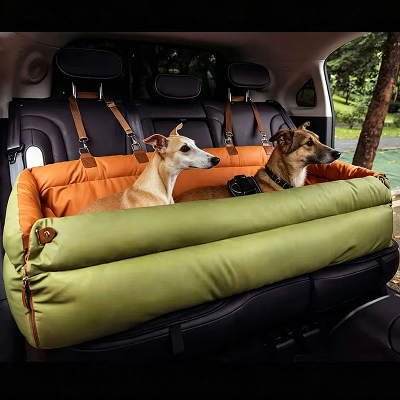 Carriage Bed - 高級防水フェイクレザー製犬用カーシート、小型犬猫用ペットブースターカーシート、安全バックル付きソフトトラベルキャットベッド
